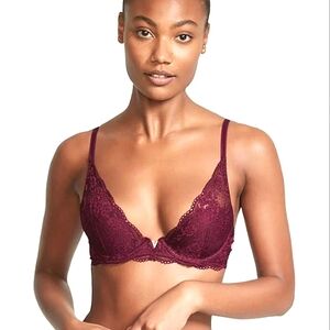 Victoria's Secret Plunge Lace Bra Lightly Lined Molded Cups Underwire Adjustable